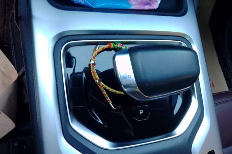 Used Geely Auto Haoyue 2022 1.8TD DCT Luxury Model 5 Seats Gear Lever