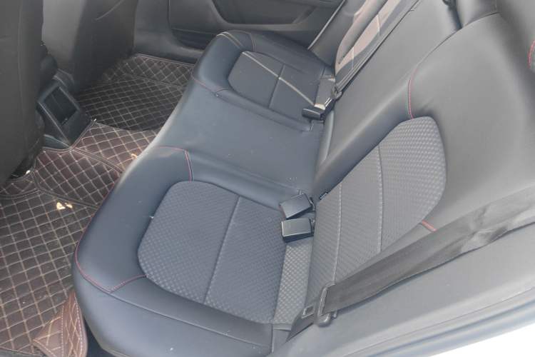 Used Volkswagen Santana 2017 Haval H9 1.6L Automatic Comfort Edition Left Rear Seat