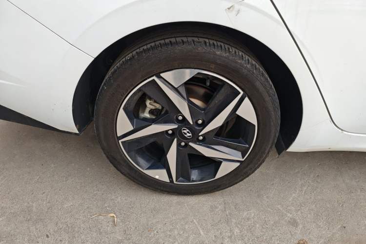 Used Hyundai Elantra 2022 1.5L CVT LUX Prestige Edition
