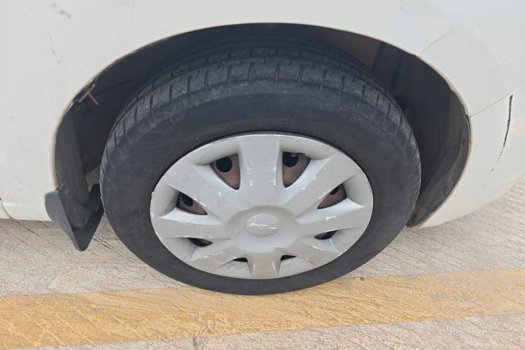 Used Chevrolet Sail 2013 Sedan 1.4L AMT Enjoy Edition Right Front Wheel Hub
