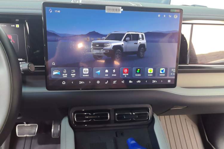 Used Formula Leopard 5 2023 Navigator Edition Audio And AC Panel