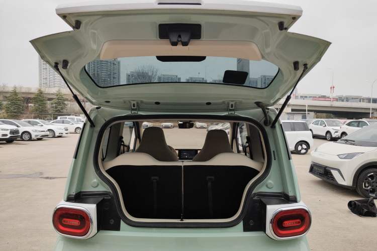 Used Wuling Hongguang MINIEV 2024 3rd Generation 215km Advanced Version
