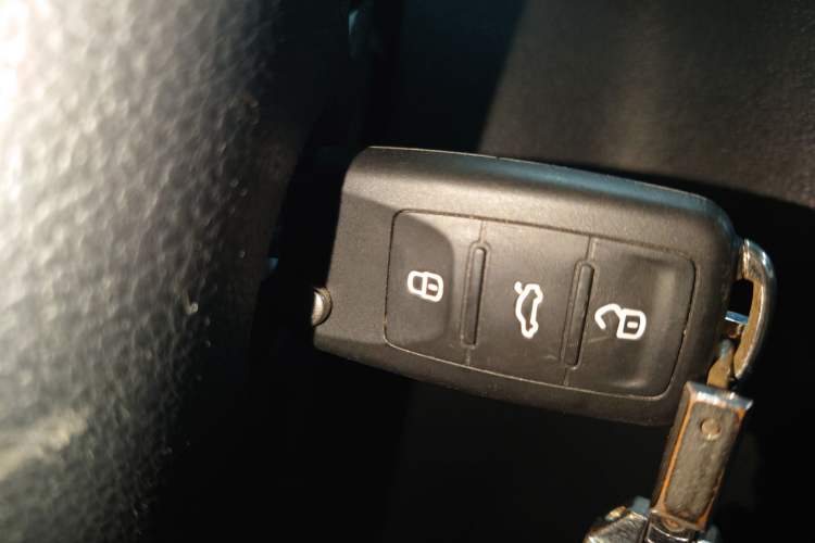 Used Volkswagen Tiguan L 2017 300TSI Automatic Two-Wheel Drive Silk Road Luxury Edition
