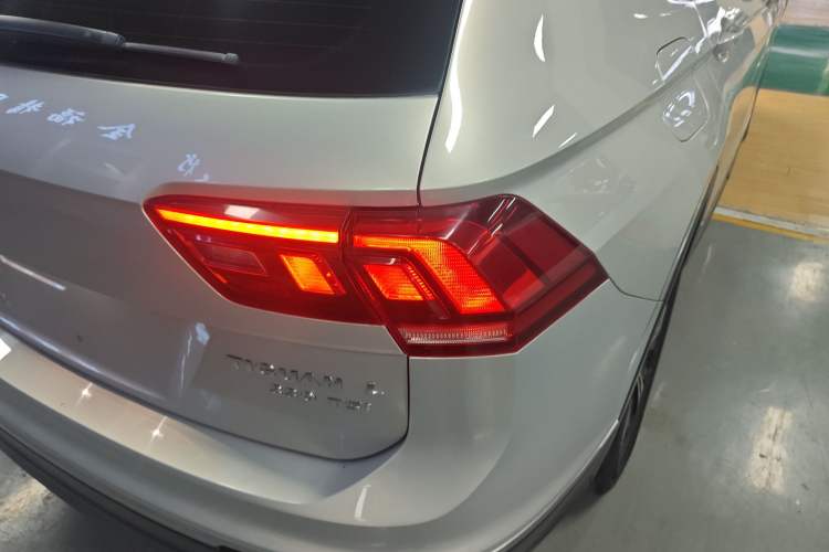 Used Volkswagen Tiguan L 2020 330TSI Automatic Two-Wheel Drive Panoramic Comfort Edition China VI Standard