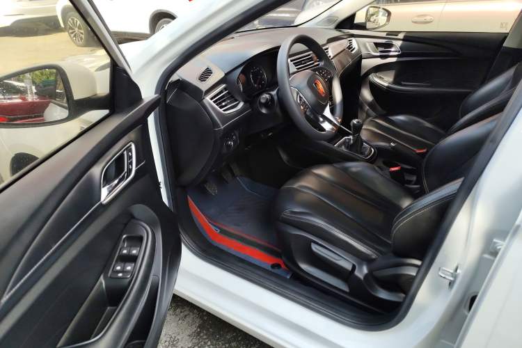 Used Roewe i5 2020 1.5L Manual 4G Connect Luxury Edition