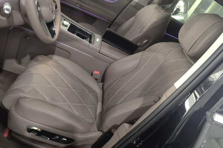 Used Hima AITO M9 2025 Extended-Range Ultra Version 52 kWh 6-Seater Left Front Seat