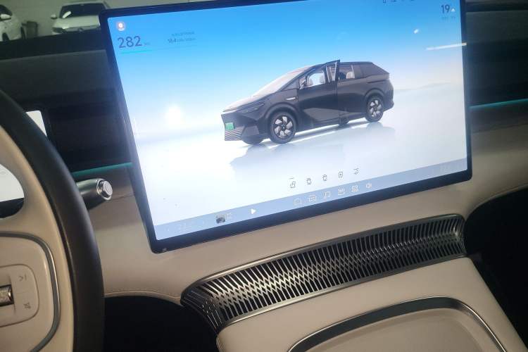 Used XPeng X9 2024 702 Ultra-Long Range Max