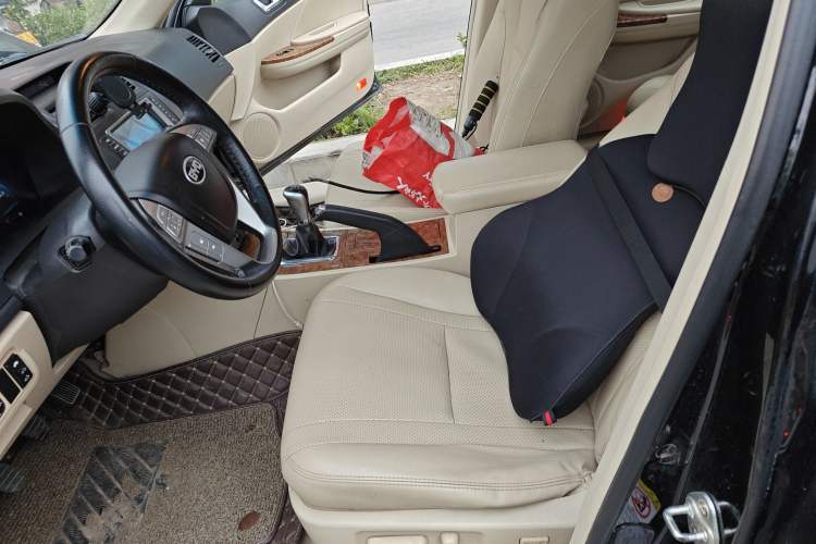 Used BYD G6 2013 2.0L Manual Luxury Version
