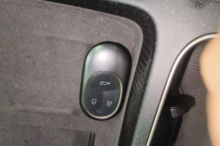 Used Nio ET5T 2025 75 kWh Touring Vehicle Key