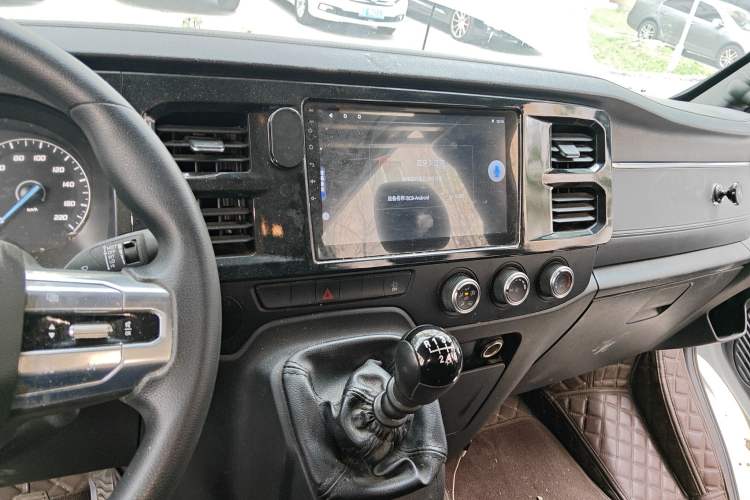 Used JMC Fushun 2023 2.0T Manual Diesel Long-Wheelbase High-Roof Business Van with Dual Rear Tires 6–9 Seats
