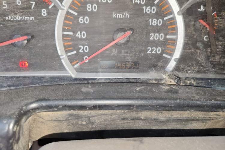 Used Nissan D22 2013 2.4L Gasoline Two-Wheel-Drive Standard Model