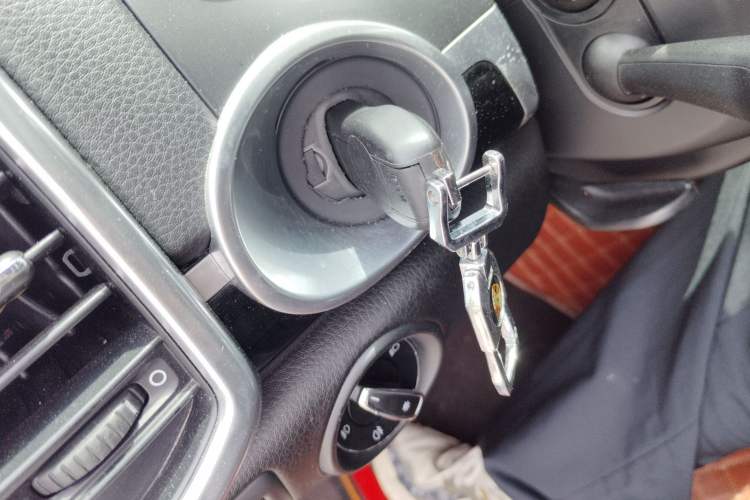 Used Porsche Cayenne 2013 3.6L automatic transmission U.S. specification Vehicle Key