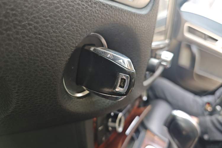 Used Volkswagen Touareg 2011 3.0 TSI Comfort Version
