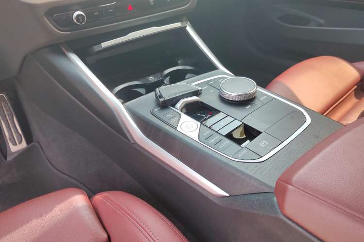 Used BMW 4 Series 2023 425i M Sport Package Gear Lever