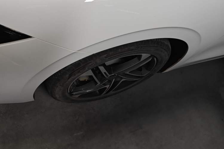 Used Roewe D7 2023 DMH 125km Superior Edition Left Front Wheel Hub