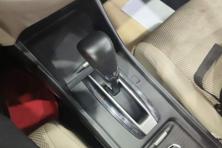 Used Honda Jade 2014 1.8L Automatic Comfort Elite Version 5 Seats
