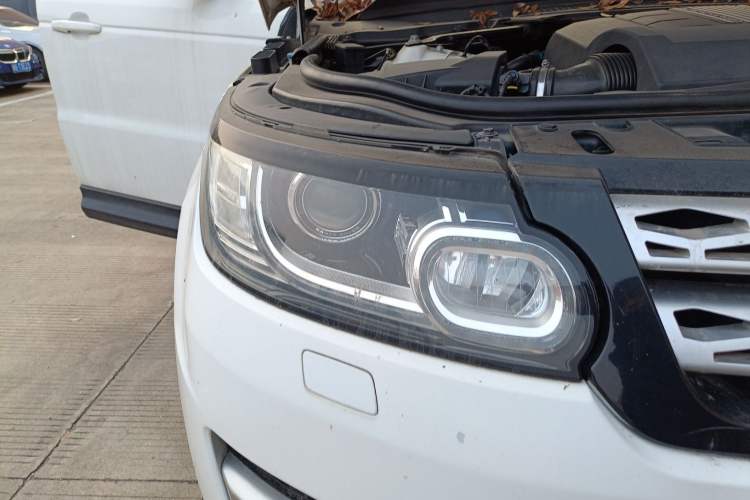 Used Land Rover Range Sport 2014 3.0 SC V6 HSE Right Front Headlight