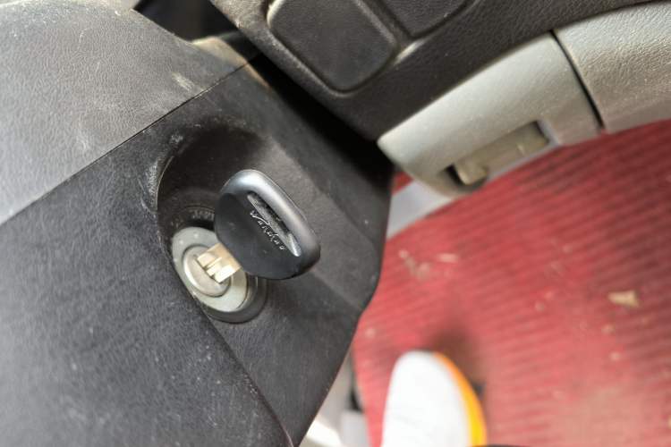 Used FORTHING Lingzhi 2013 V3 1.5L 7-Seater Standard Model II
