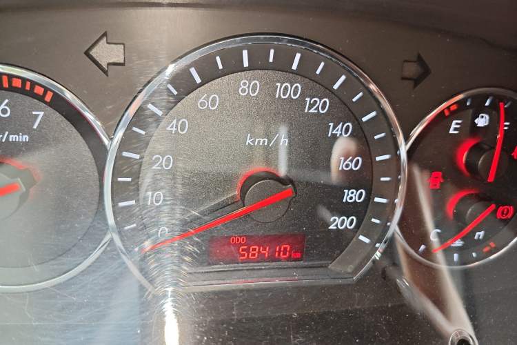 Used CHANGAN Alsvin V3 2015 1.4L Manual Warm-Hearted Model China V Standard