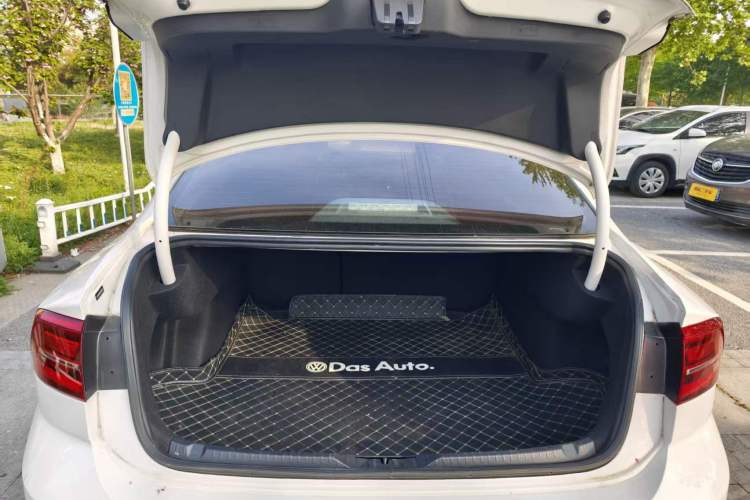 Used Volkswagen Lamando 2021 280TSI DSG Comfort Edition Trunk