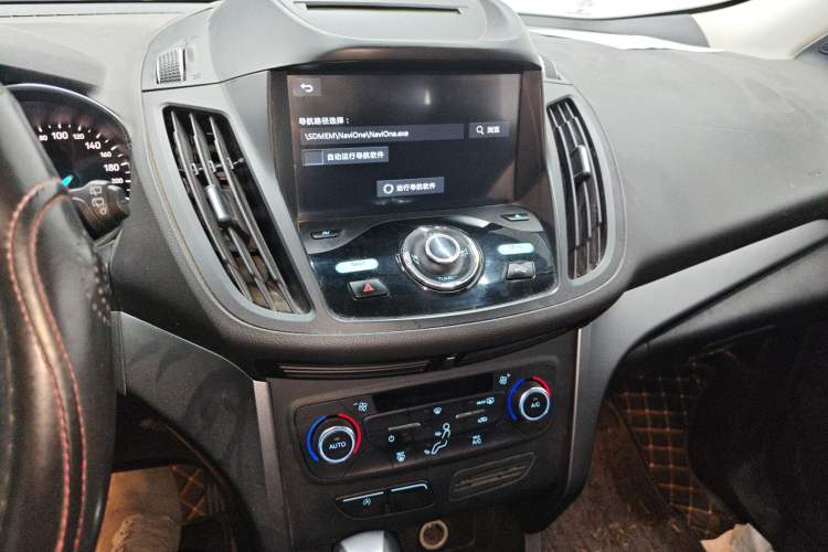 Used Ford Kuga 2017 EcoBoost 180 Two-Wheel-Drive Tiger Leap Model Audio And AC Panel