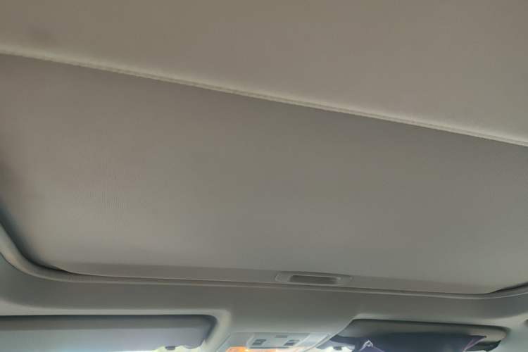 Used Toyota RAV4 2016 2.0L CVT Two-Wheel Drive Fashion Edition China V Standard
