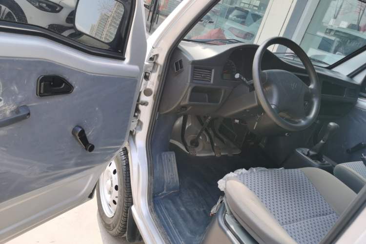 Used Wuling Zhiguang Small Truck 2023 1.5L Single-Row Heavy-Duty Version LAR Driver Seat