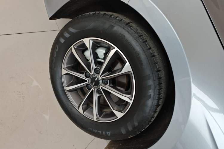 Used BYD Destroyer 05 2024 HONOR Edition DM-i 55KM Luxury Model Left Front Wheel Hub