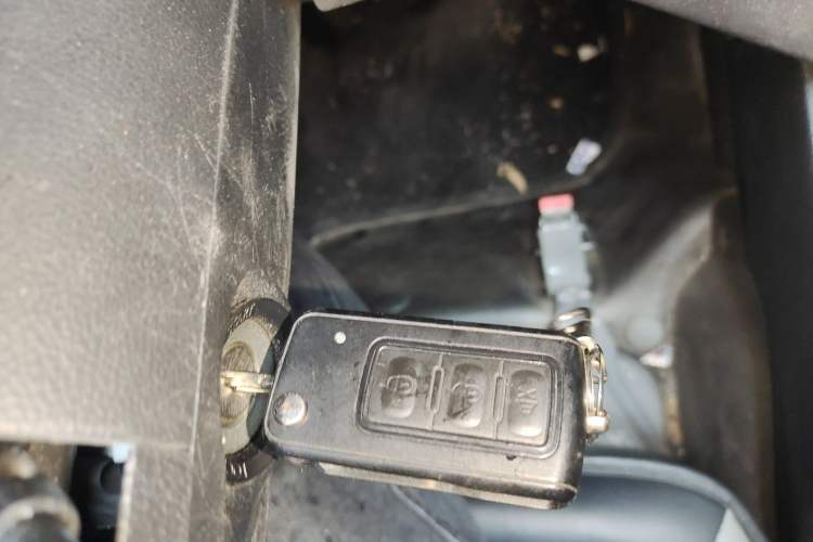 Used Wuling Rongguang New Truck 2021 1.5L Rural Version LV0 Extended Double-Cab L3C Vehicle Key