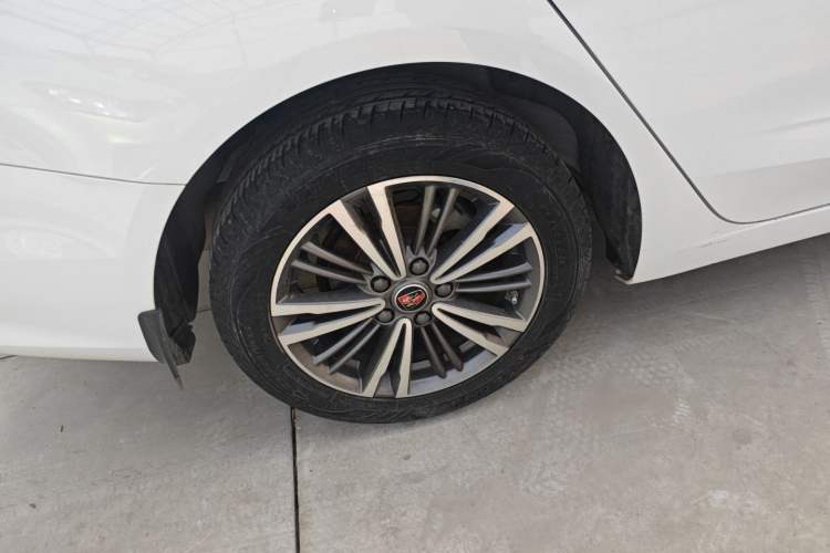 Used Roewe i5 2019 1.5L Manual 4G Connectable Langhao Edition