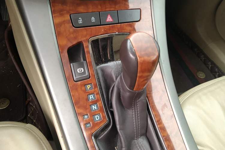 Used Buick LaCrosse 2011 2.4L SIDI Elegant Edition Gear Lever