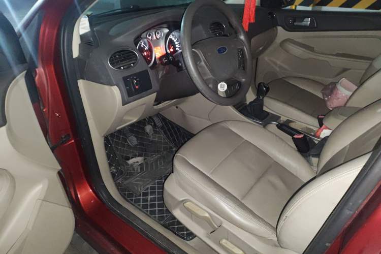 Used Ford Focus 2012 Hatchback Classic 1.8L Manual Fashion Edition Driver Seat