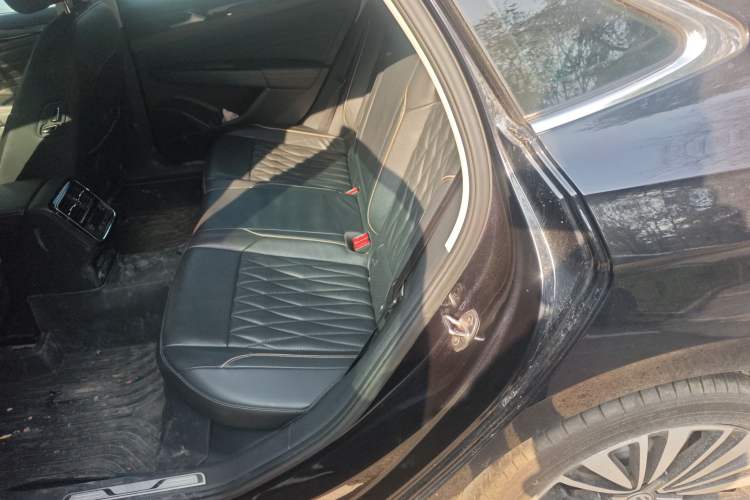 Used Volkswagen Passat 2019 330TSI Luxury Edition China VI Standard