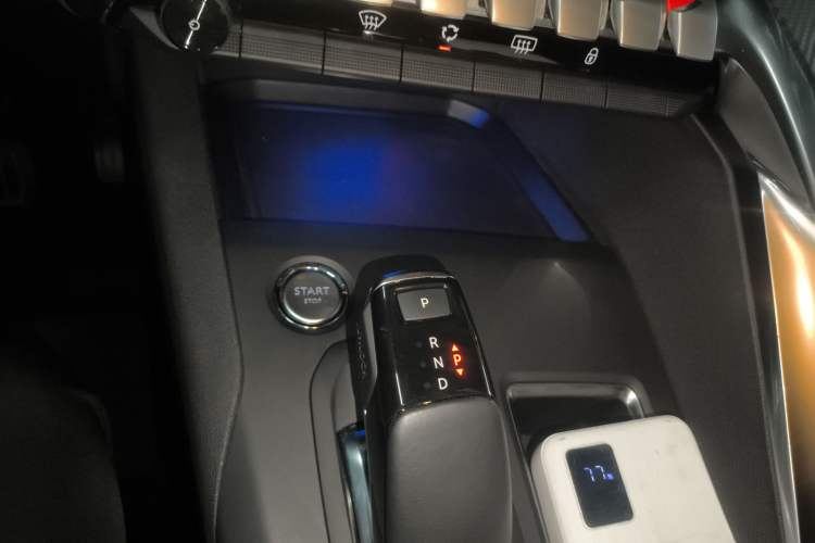 Used Peugeot 5008 2017 350THP 7-Seater Elite Edition Gear Lever