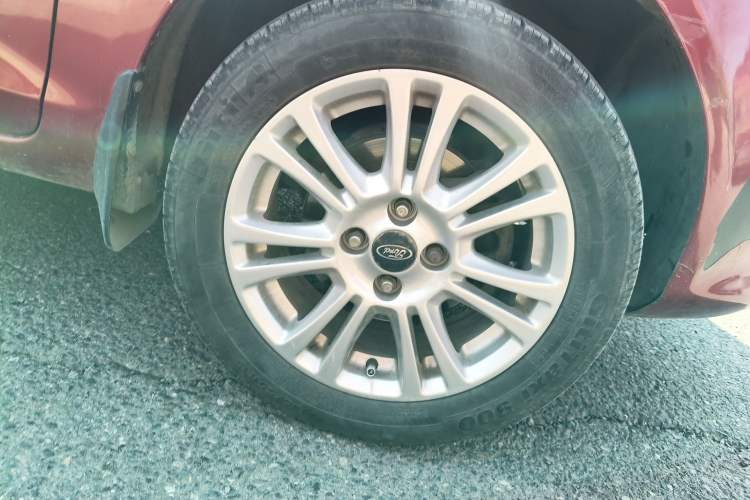 Used Ford Fiesta 2009 Sedan 1.5L Manual Fashion Edition