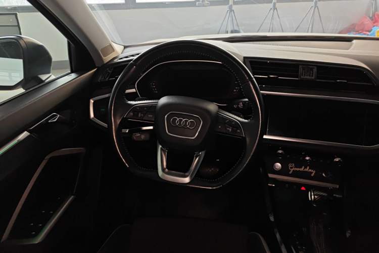 Used Audi Q3 2020 40 TFSI Fashion Dynamic Model
