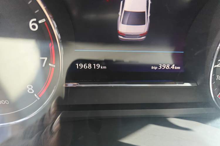 Used Volkswagen Phideon 2018 Revised Version 380TSI Two-Wheel Drive Business Edition Odometer Close Up