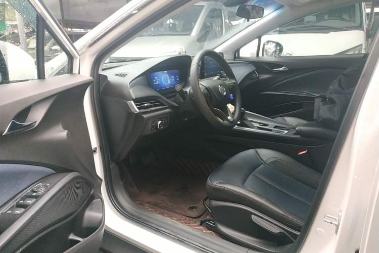 Used Buick Velite 6 2023 Revised Version 430 km Range – Commuter Edition Interior 3