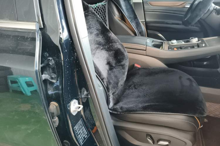 Used Ford Equator 2021 EcoBoost 225 Premier 6-Seater Right Front Seat