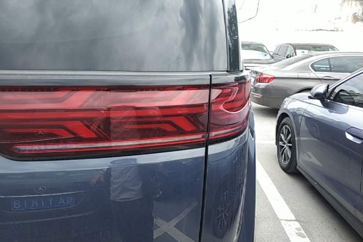Used Denza D9 2022 DM-i 970 Four-Wheel Drive Prestige Model