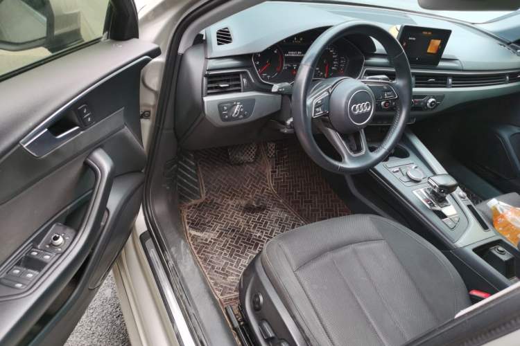 Used Audi A4L 2019 40 TFSI Ambition China VI
