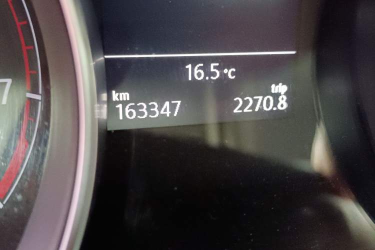 Used Volkswagen Golf 2017 230TSI Automatic Comfort Edition – Celebrating Milestone of One Million Units Odometer Close Up