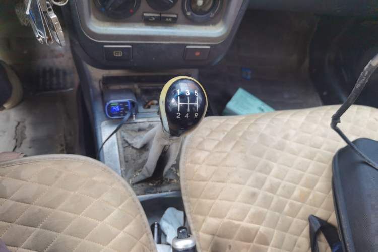 Used Geely Auto Liberty Ship 2012 1.3L Manual Fashion II Gear Lever