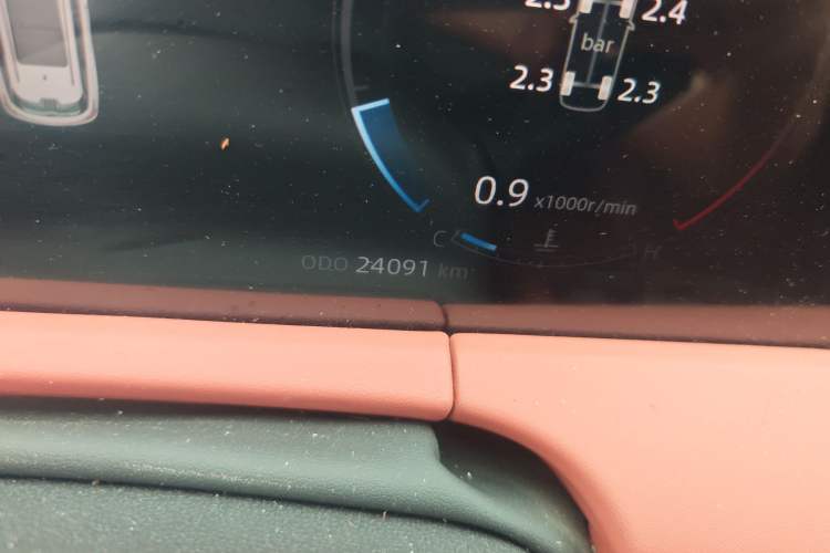 Used CHANGAN CS75 PLUS 2023 3rd Generation 1.5T Automatic Prestige Model Odometer Close Up