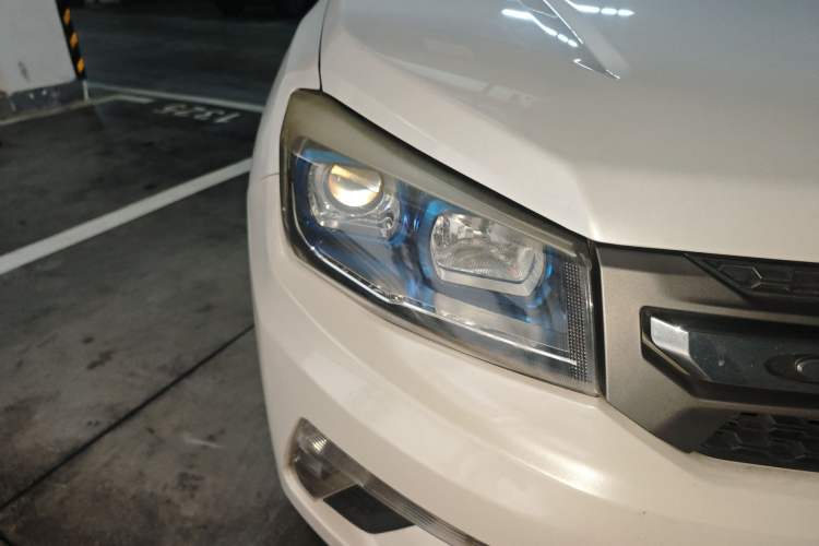 Used CHANGAN CS75 2014 2.0L Manual Luxury Version China IV Standard
