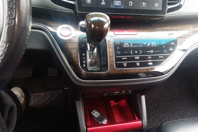 Used Honda Odyssey 2017 2.4L Smart Edition Gear Lever