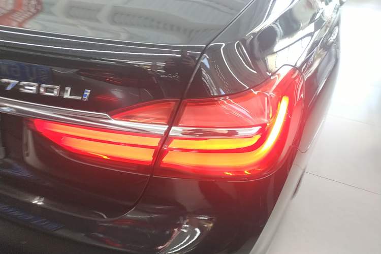 Used BMW 7 Series 2016 730Li Leading Model Exterior 6