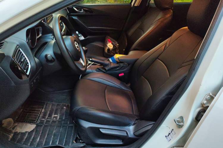 Used Mazda 3 Axela 2014 Sedan 1.5L Manual Comfort Model