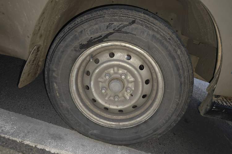 Used Foton Scenic 2014 2.0L Express Classic Short-Wheelbase Low-Roof 491EQ4A
