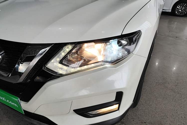 Used Nissan X-Trail 2017 2.0L CVT Comfort Edition 2WD Left Front Headlight